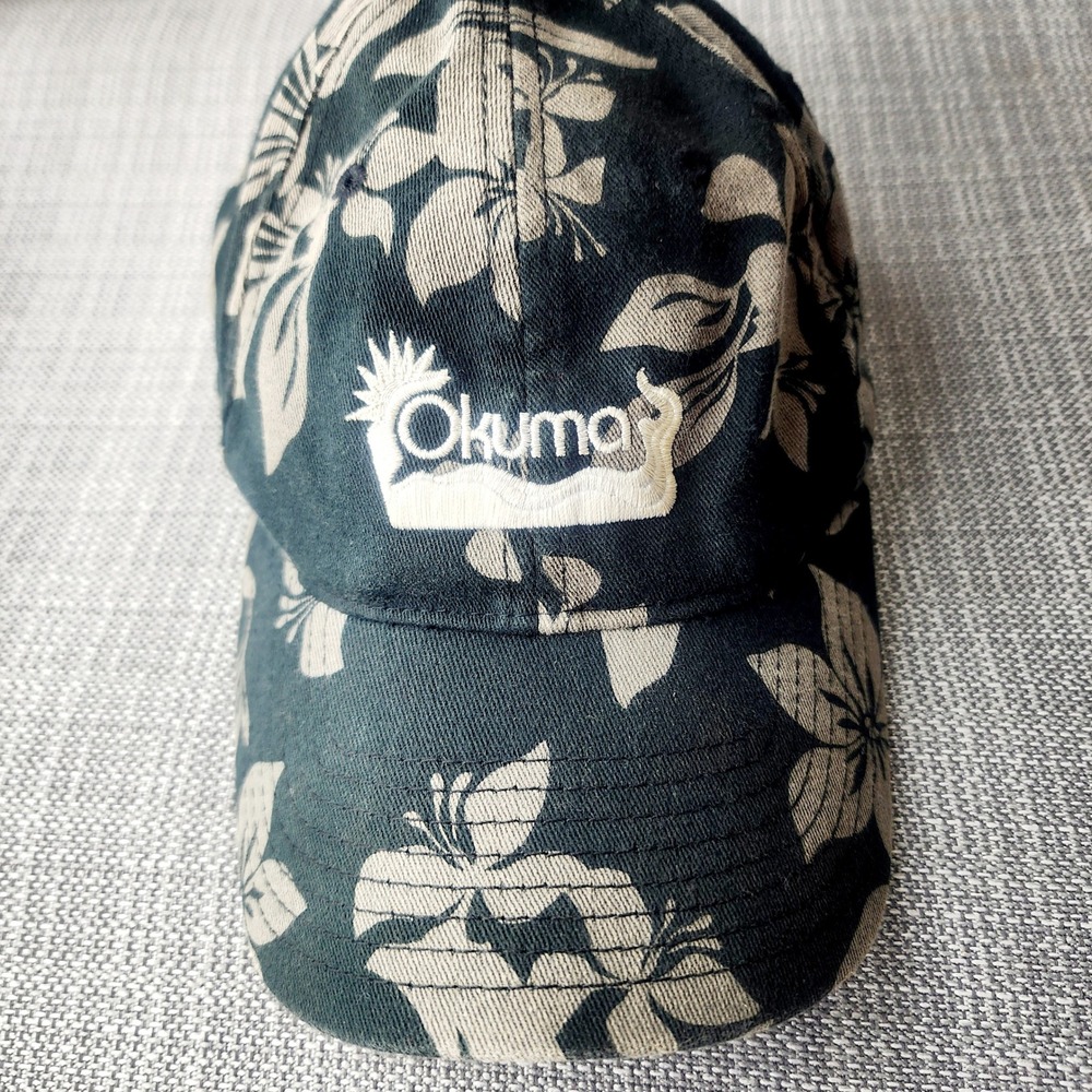 Okuma Mens S-M Black Tropical Floral Flexfit Fishing Hat